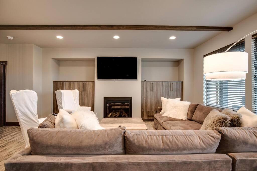 Luxury Townhome On The Park With Bridger Mtn Views 보즈먼 외부 사진