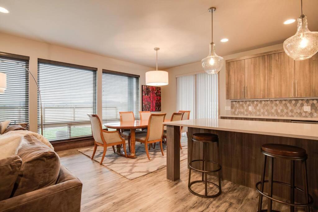 Luxury Townhome On The Park With Bridger Mtn Views 보즈먼 외부 사진